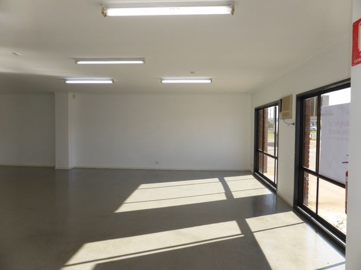 Click to view all images 254 Etiwanda Avenue Mildura VIC 3500 - Image 2