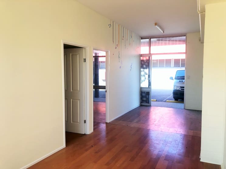 Click to view all images B2/958 Kingston Road Waterford West QLD 4133 - Image 2