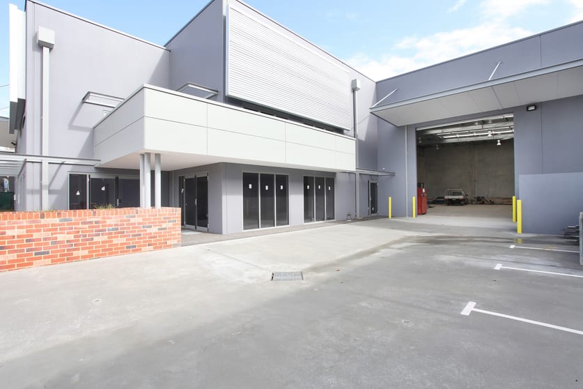 Click to view all images 2/42 Tulloch Way Canning Vale WA 6155 - Image 2