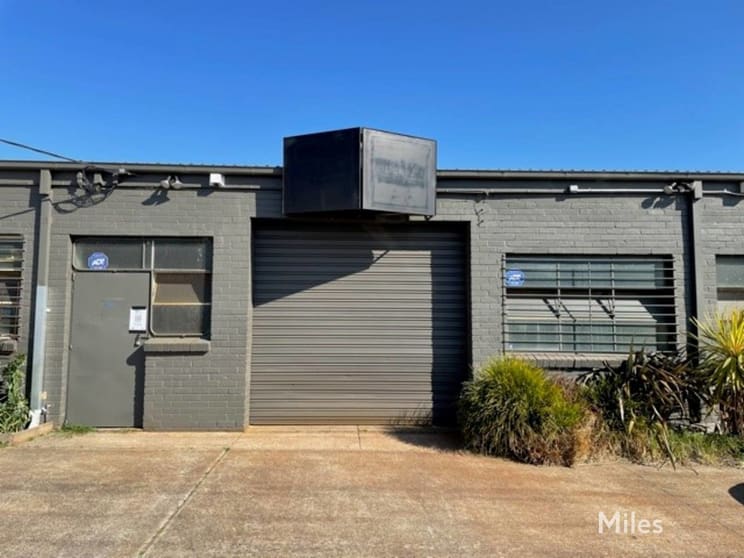 Click to view all images 2/16 Korong Road Heidelberg West VIC 3081 - Image 1