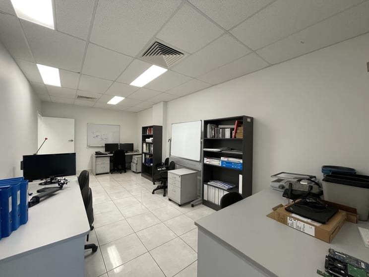Click to view all images 8/12 Endeavour Blvd North Lakes QLD 4509 - Image 3