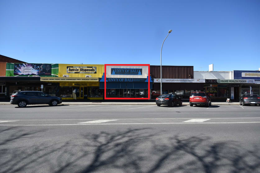 Click to view all images 544 Olive Street Albury NSW 2640 - Image 2