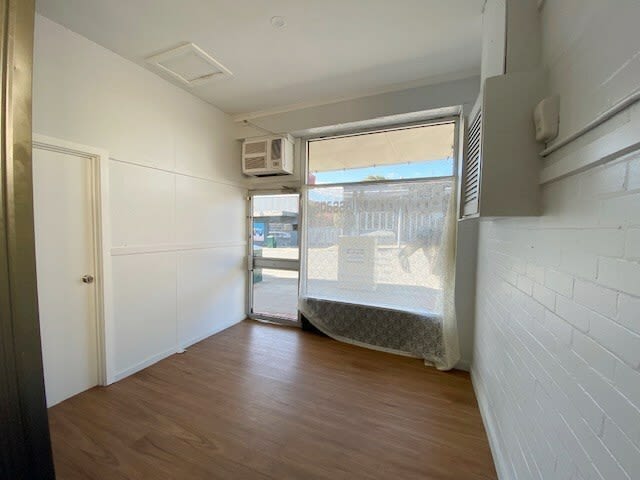 Click to view all images 17-19 Rutherglen Rd Newborough VIC 3825 - Image 3
