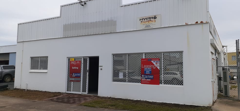 Click to view all images 11 McCulloch Street North Mackay QLD 4740 - Image 1
