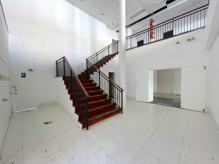 Click to view all images 3240 SURFERS PARADISE BOULEVARD Surfers Paradise QLD 4217 - Image 3