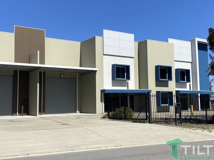 Click to view all images 2/7 Haydock Street Forrestdale WA 6112 - Image 2