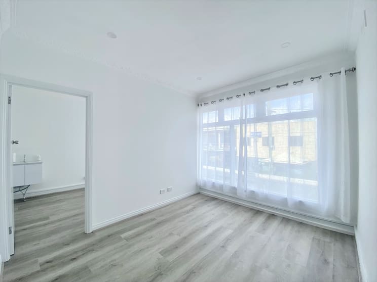 Click to view all images 483a Centre Road Bentleigh VIC 3204 - Image 1