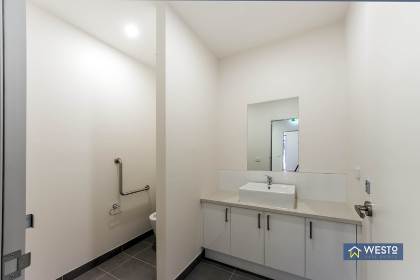Click to view all images 6/17 Infinity Drive Truganina VIC 3029 - Image 3