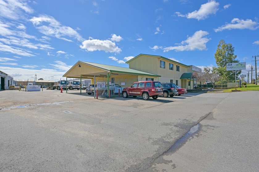 Click to view all images 223 Collier Road Bayswater WA 6053 - Image 2
