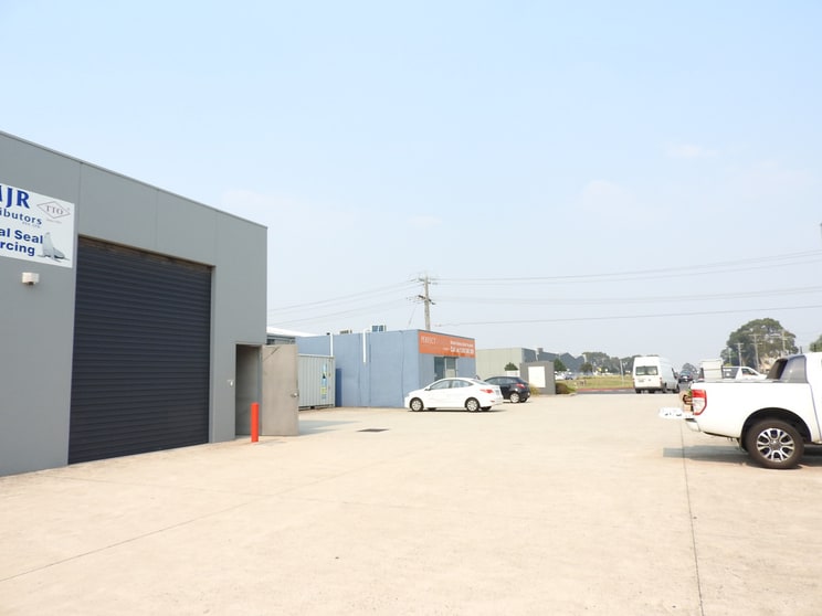 Click to view all images 1/51 Grange Road Cheltenham VIC 3192 - Image 2