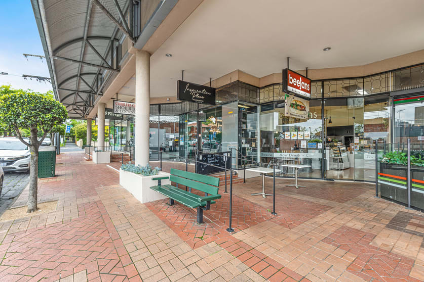 Click to view all images 4/4-14 Walpole Street Kew VIC 3101 - Image 3