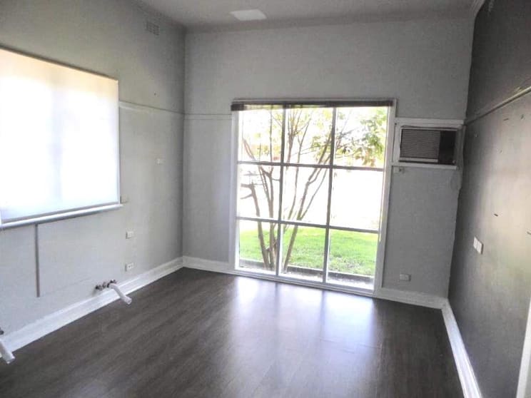Click to view all images 28 Stanley Street Wodonga VIC 3690 - Image 3