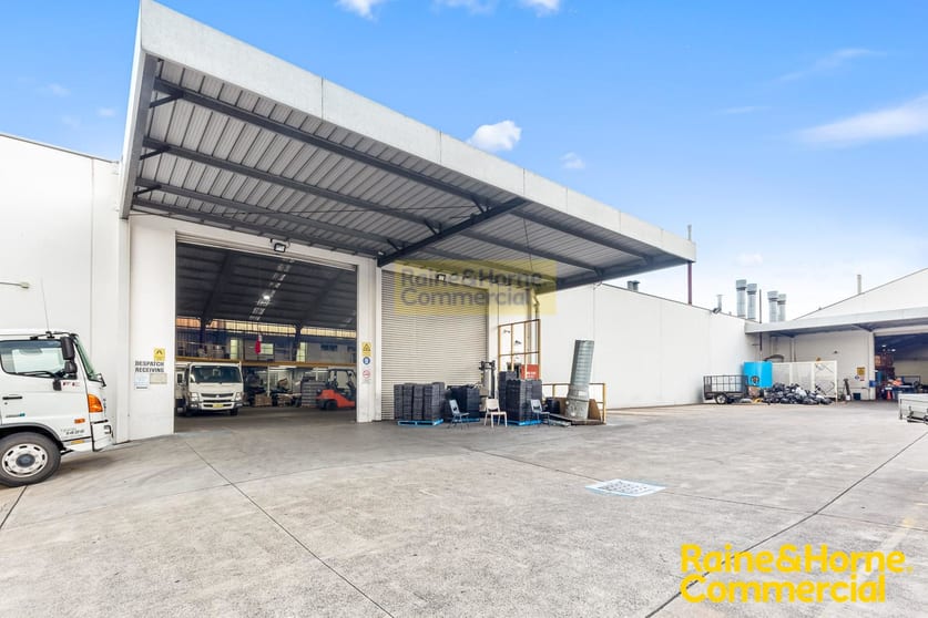 Click to view all images 112-116 Canterbury Road Bankstown NSW 2200 - Image 3