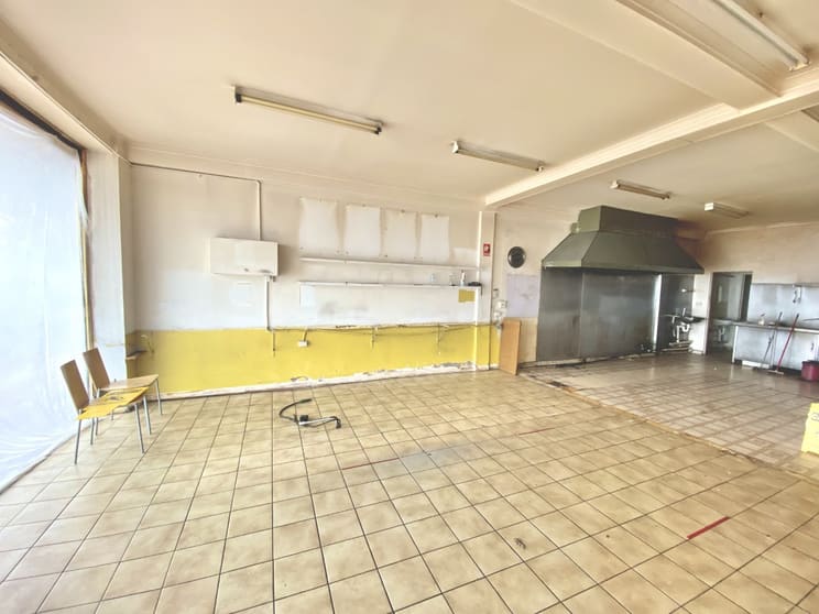 Click to view all images 2/30 Borrack Square Altona North VIC 3025 - Image 3