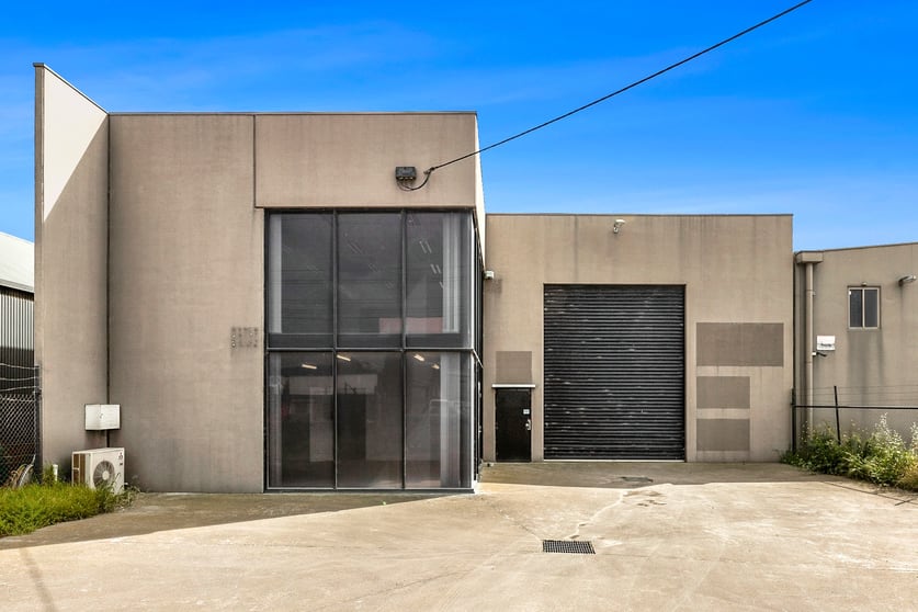 Click to view all images 18 Foch Street North Shore VIC 3214 - Image 1