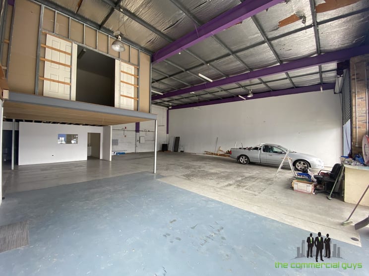 Click to view all images 10&11/666 Gympie Rd Lawnton QLD 4501 - Image 2