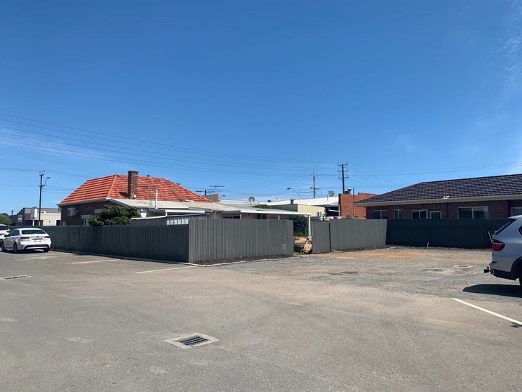 Click to view all images 243 Grange Road Findon SA 5023 - Image 3