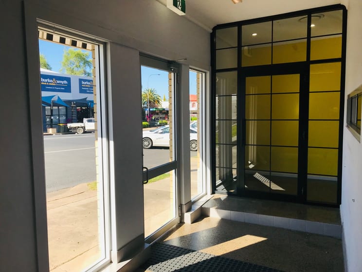 Click to view all images 1/12 Bourke Street Tamworth NSW 2340 - Image 2