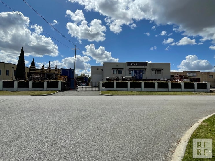Click to view all images 15 Boulder Road Malaga WA 6090 - Image 2