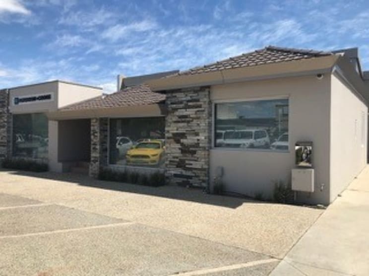 Click to view all images 11 Ruse Steet Osborne Park WA 6017 - Image 1