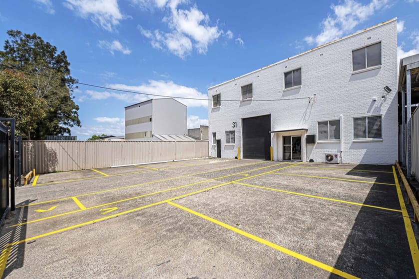 Click to view all images 31 Pemberton Street Botany NSW 2019 - Image 2