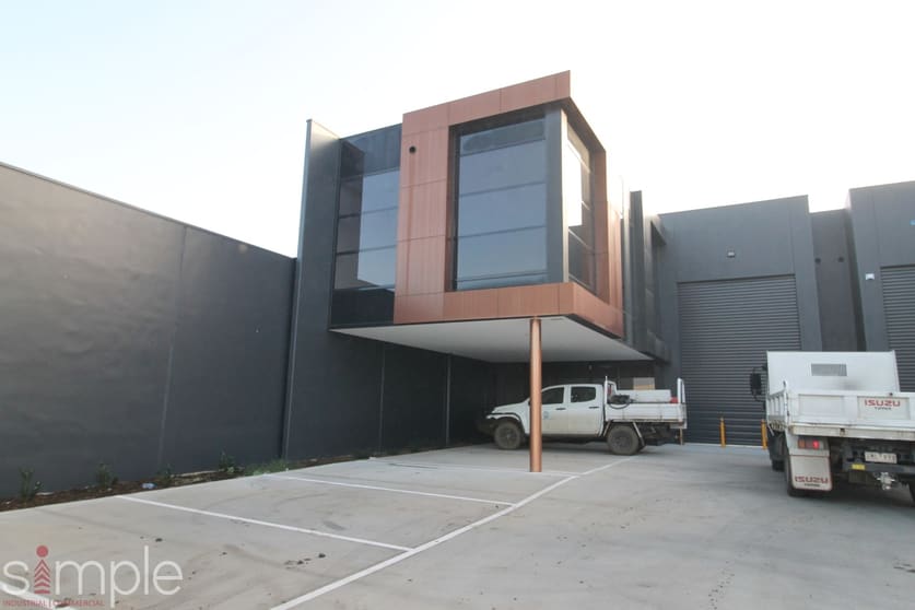 Click to view all images 1/3 Palomo Drive Cranbourne West VIC 3977 - Image 1