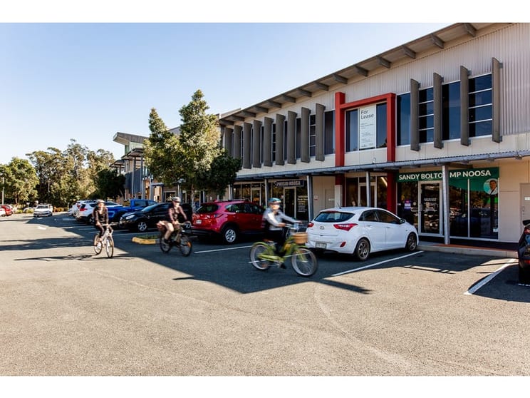 Click to view all images 28 Eenie Creek Road Noosaville QLD 4566 - Image 2