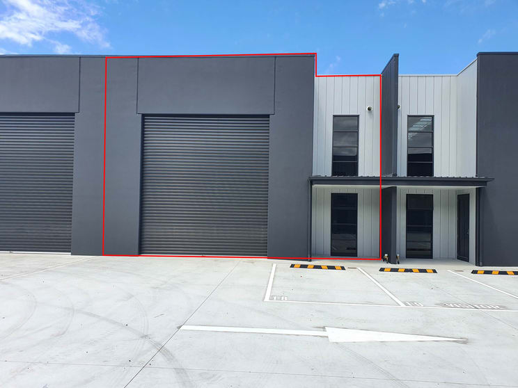 Click to view all images 4/6-8 Kadak Place Breakwater VIC 3219 - Image 1