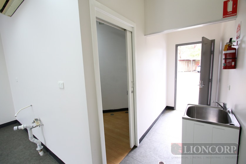 Click to view all images Oxley QLD 4075 - Image 3