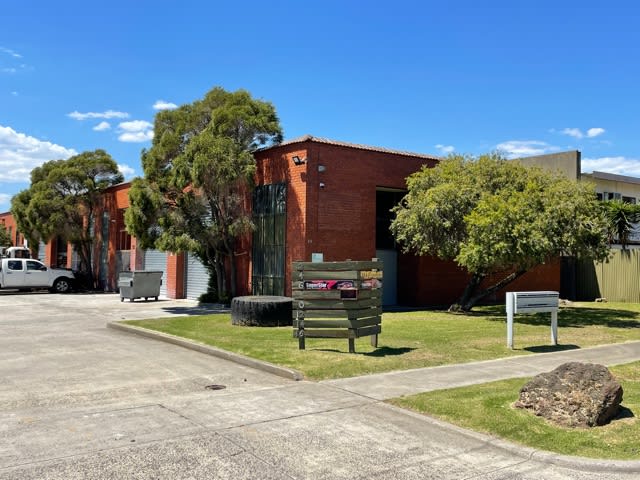Click to view all images 1/23-25 Union Road Dandenong VIC 3175 - Image 2