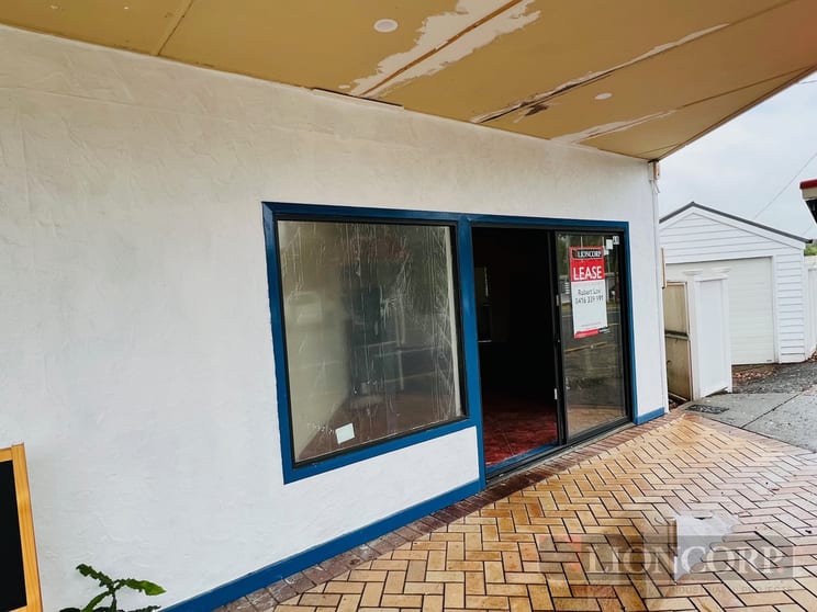 Click to view all images Chapel Hill QLD 4069 - Image 1