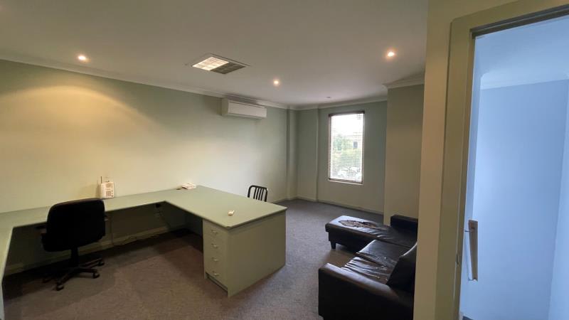 Click to view all images Unit 11/22-24 Redland Drive Mitcham VIC 3132 - Image 2