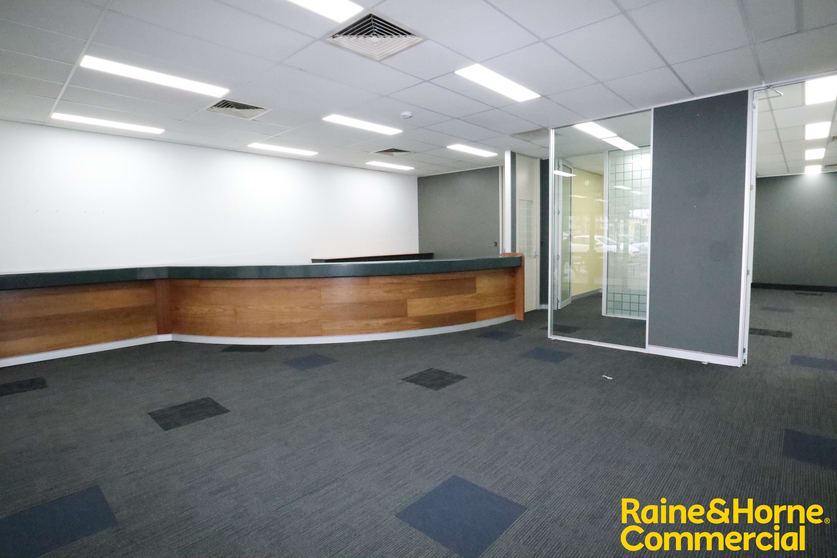 Click to view all images 8 Baylis Street Wagga Wagga NSW 2650 - Image 2