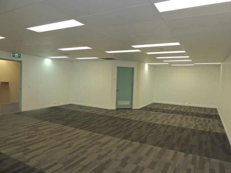Click to view all images 2/31 Nicholas Street Ipswich QLD 4305 - Image 3