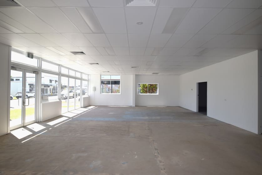Click to view all images 23 Off Street Gladstone Central QLD 4680 - Image 2