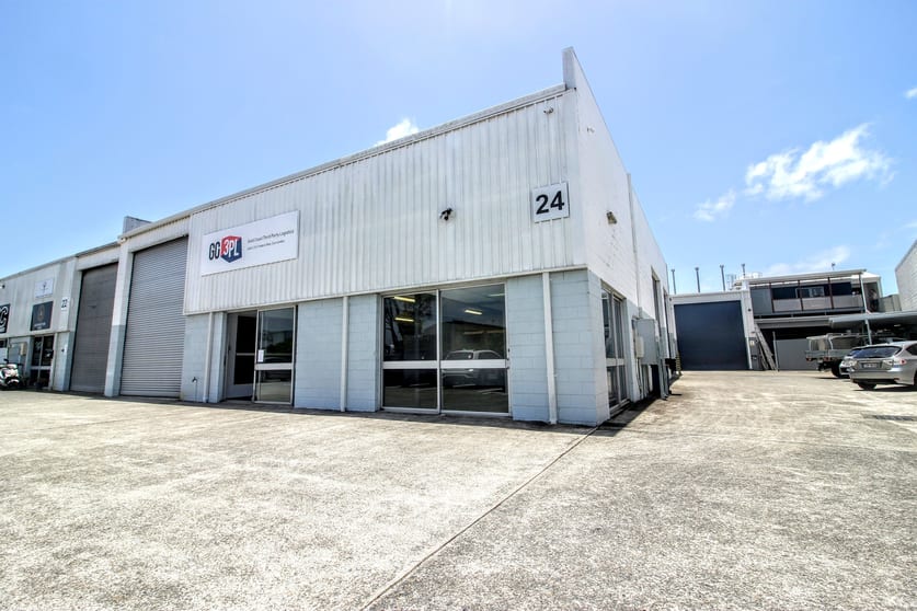 Click to view all images 24 Traders Way Currumbin Waters QLD 4223 - Image 1