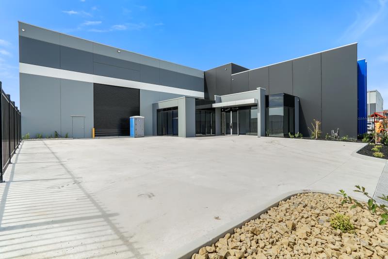 Click to view all images Unit 2/7 Evolution Drive Pakenham VIC 3810 - Image 2