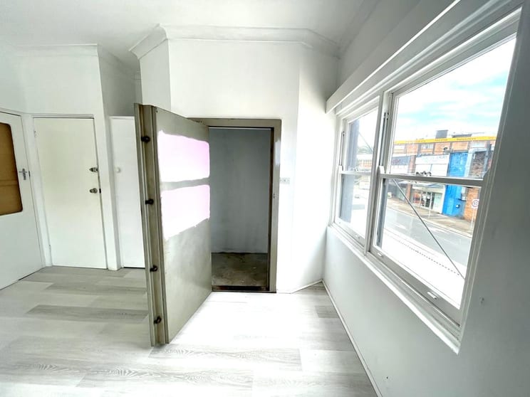 Click to view all images 1/8 Fisher Road Dee Why NSW 2099 - Image 3