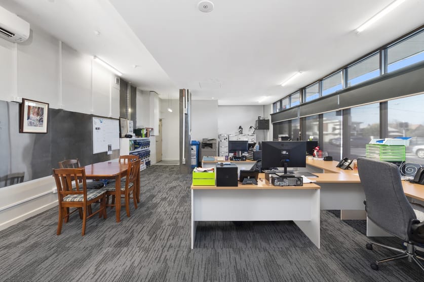 Click to view all images 57 Kilgour Street Geelong VIC 3220 - Image 2
