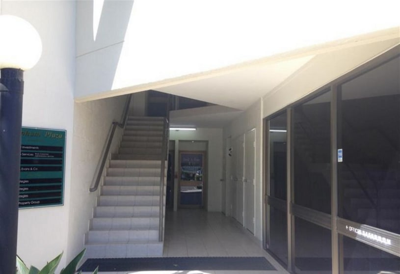 Click to view all images 4/17 Karp Court Bundall QLD 4217 - Image 3