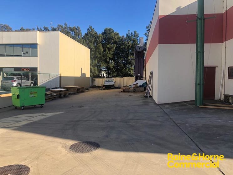 Click to view all images Unit 2/18 Stennett Road Ingleburn NSW 2565 - Image 3