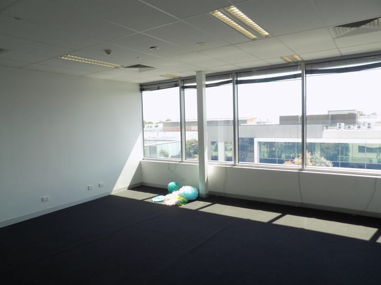 Click to view all images 43/296 Bay Road Cheltenham VIC 3192 - Image 3
