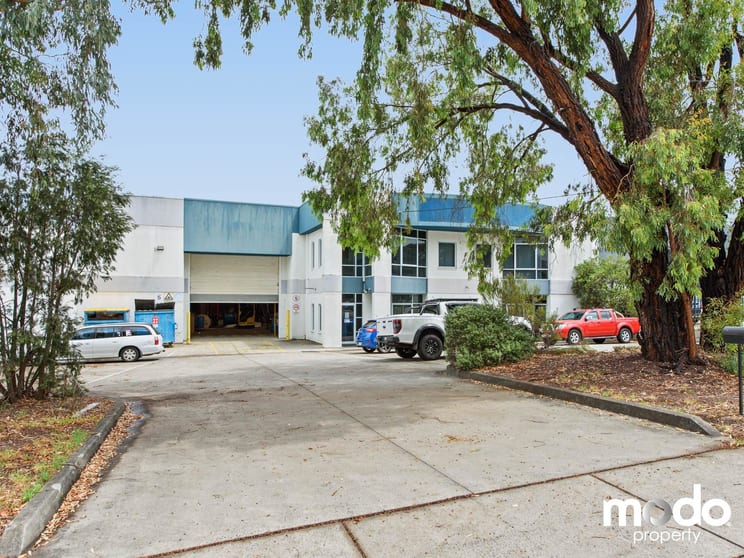 Click to view all images 21 Jellico Drive Scoresby VIC 3179 - Image 2