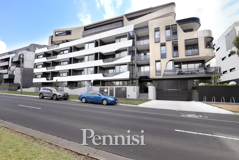 Click to view all images 1050a Mount Alexander Road Essendon VIC 3040 - Image 1