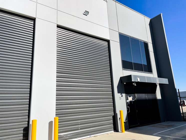 Click to view all images 5 Tyche Place Clyde North VIC 3978 - Image 2
