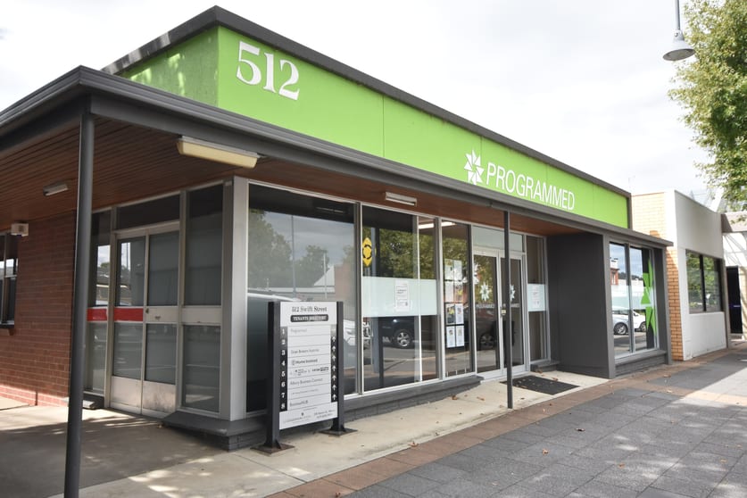 Click to view all images 1 & 2/512 Swift Street Albury NSW 2640 - Image 1