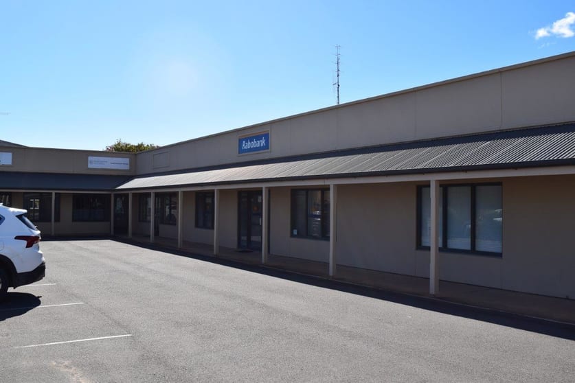 Click to view all images 3/3 Forster St Kadina SA 5554 - Image 3