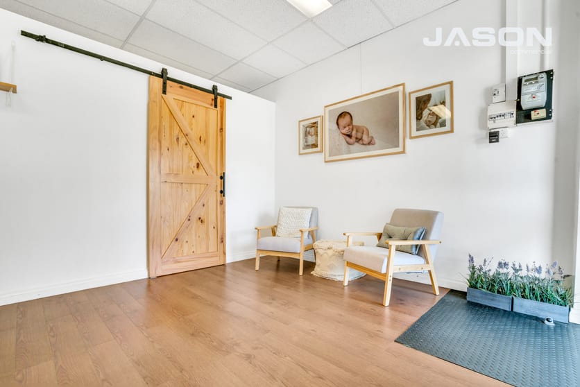 Click to view all images 221 Buckley Street Essendon VIC 3040 - Image 3