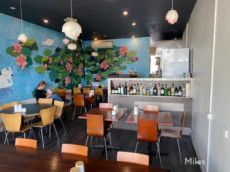 Click to view all images 242 Upper Heidelberg Road Ivanhoe VIC 3079 - Image 2