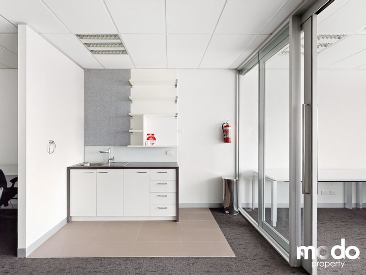 Click to view all images 30/240 Plenty Road Bundoora VIC 3083 - Image 3